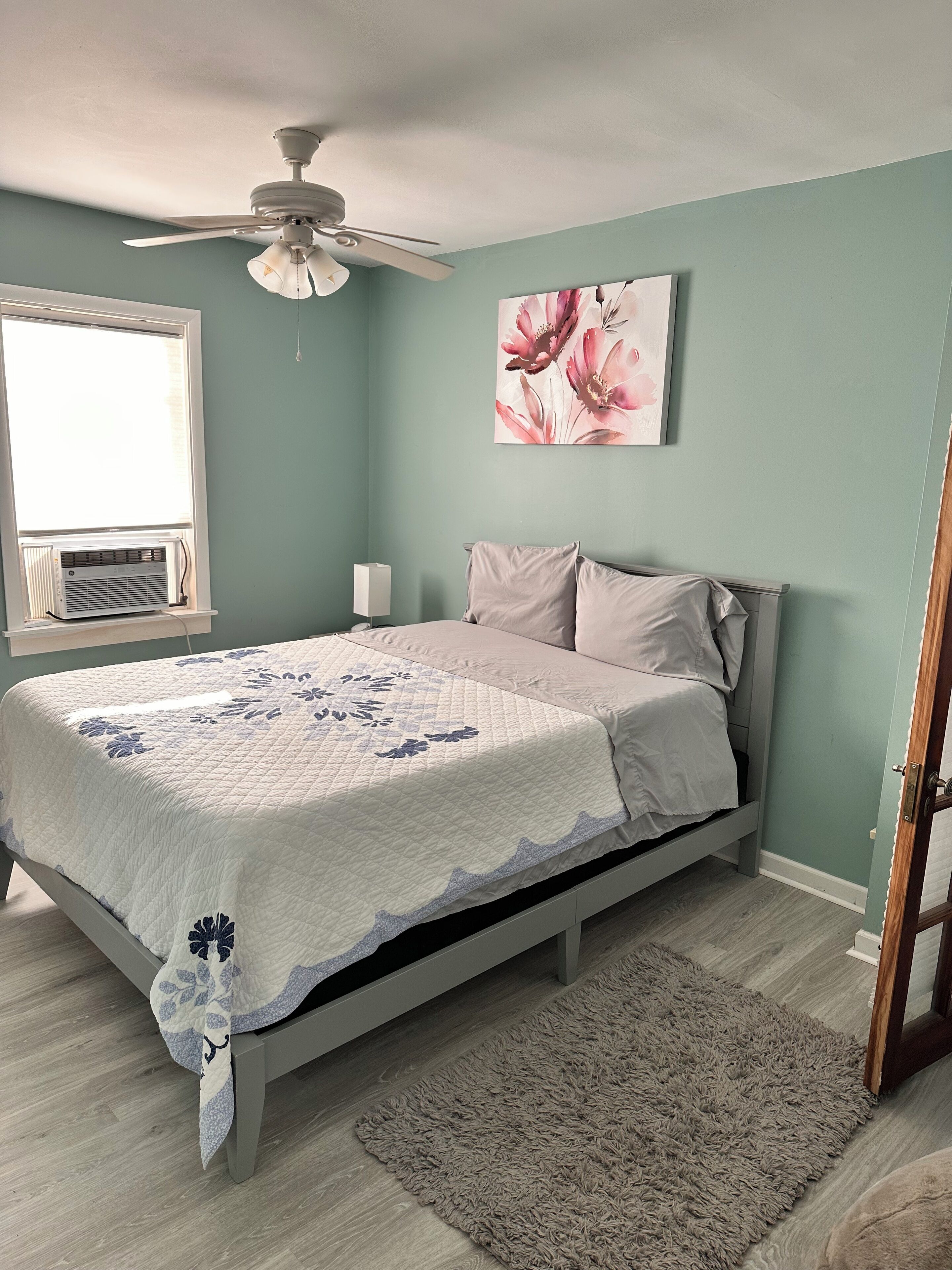 2 habitaciones, tabla de planchar con plancha y wifi gratis 