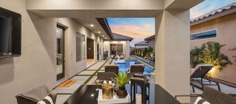 Serenity Now. Gorgeous BRAND NEW HOME! (walk to Stadium Course!)