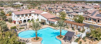 Serenity Now. Gorgeous BRAND NEW HOME! (walk to Stadium Course!)