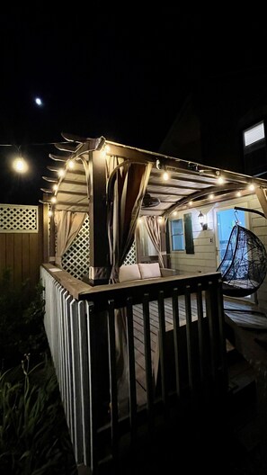 Terrace/patio - Clean Luxurious Retreat, Parking, Restaurants, Near New Hope. <1mile Del river  (Lambertville)