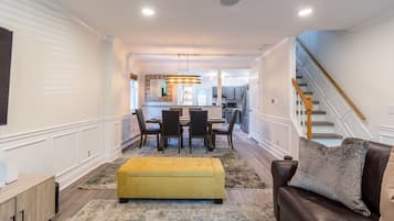 Smart TV, fireplace, stereo