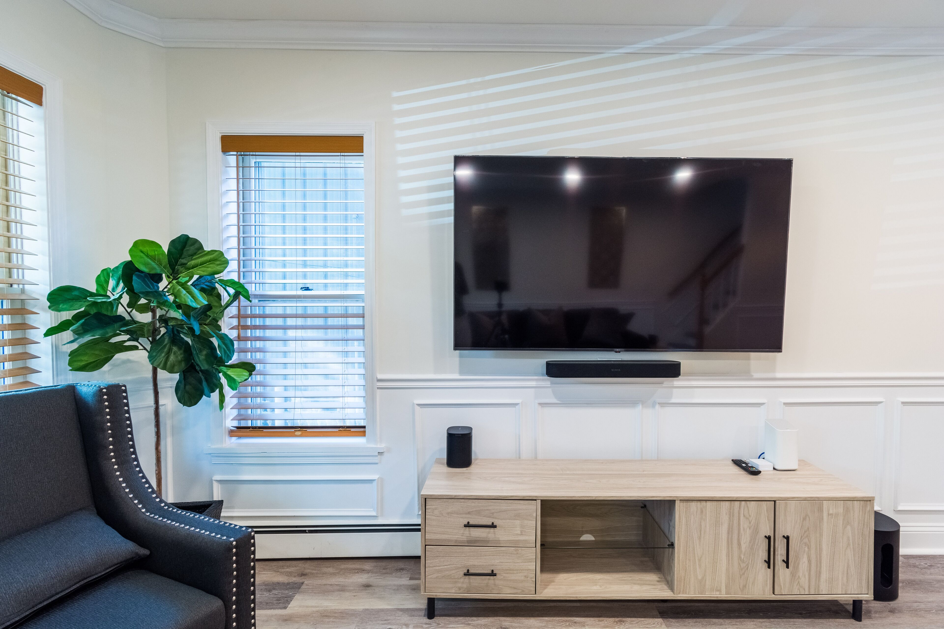 Clean Luxurious Retreat, Parking Restaurants, Near New Hope. 1mile Del river 