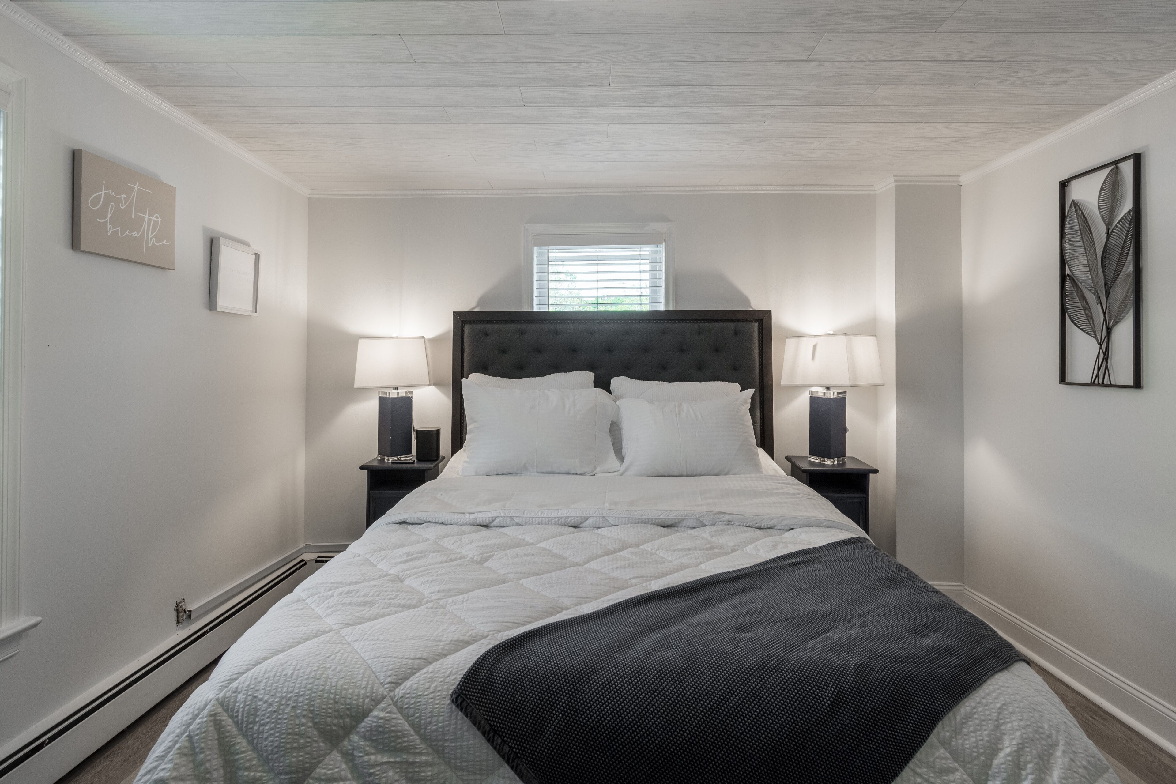 3 bedrooms, in-room safe, desk, iron/ironing board