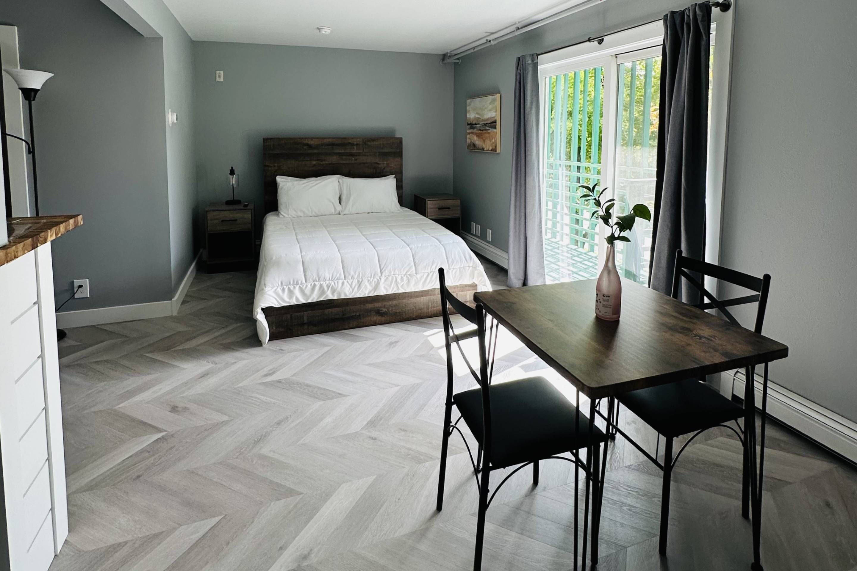 Newly Remodeled Studio in a Great Location!