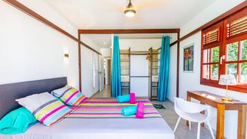 4 bedrooms, desk, iron/ironing board, free WiFi