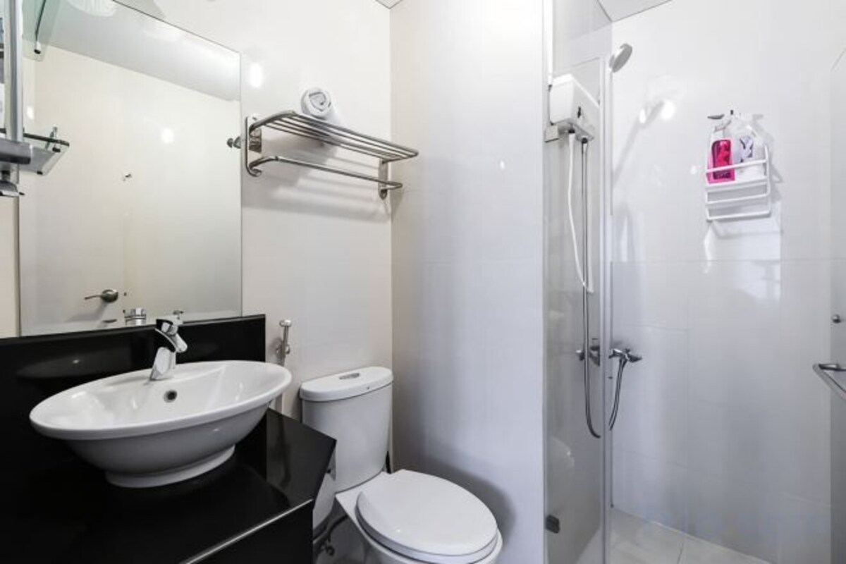 Shower, towels, soap, shampoo