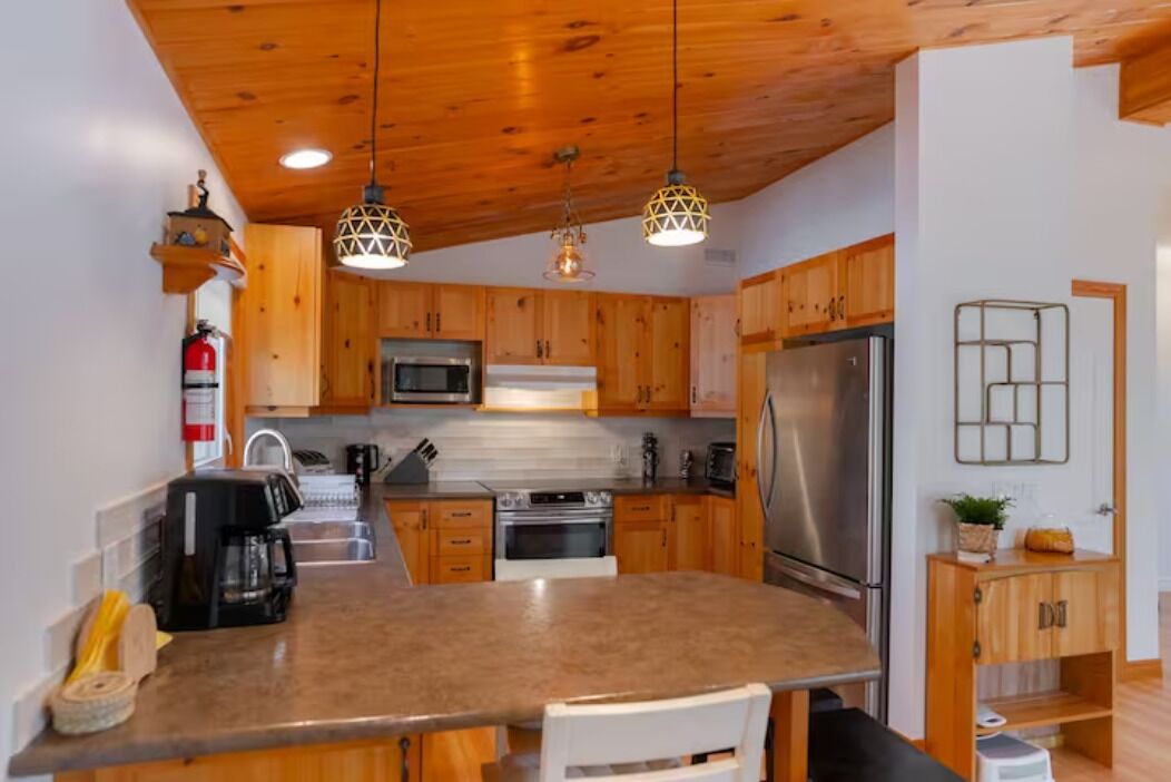 cozy cottage by Georgian Bay & sandy beach