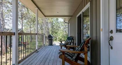 cozy cottage by Georgian Bay & sandy beach