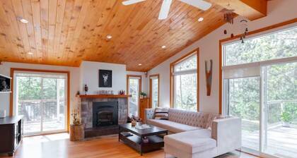 cozy cottage by Georgian Bay & sandy beach