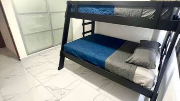 3 bedrooms, desk, iron/ironing board, WiFi