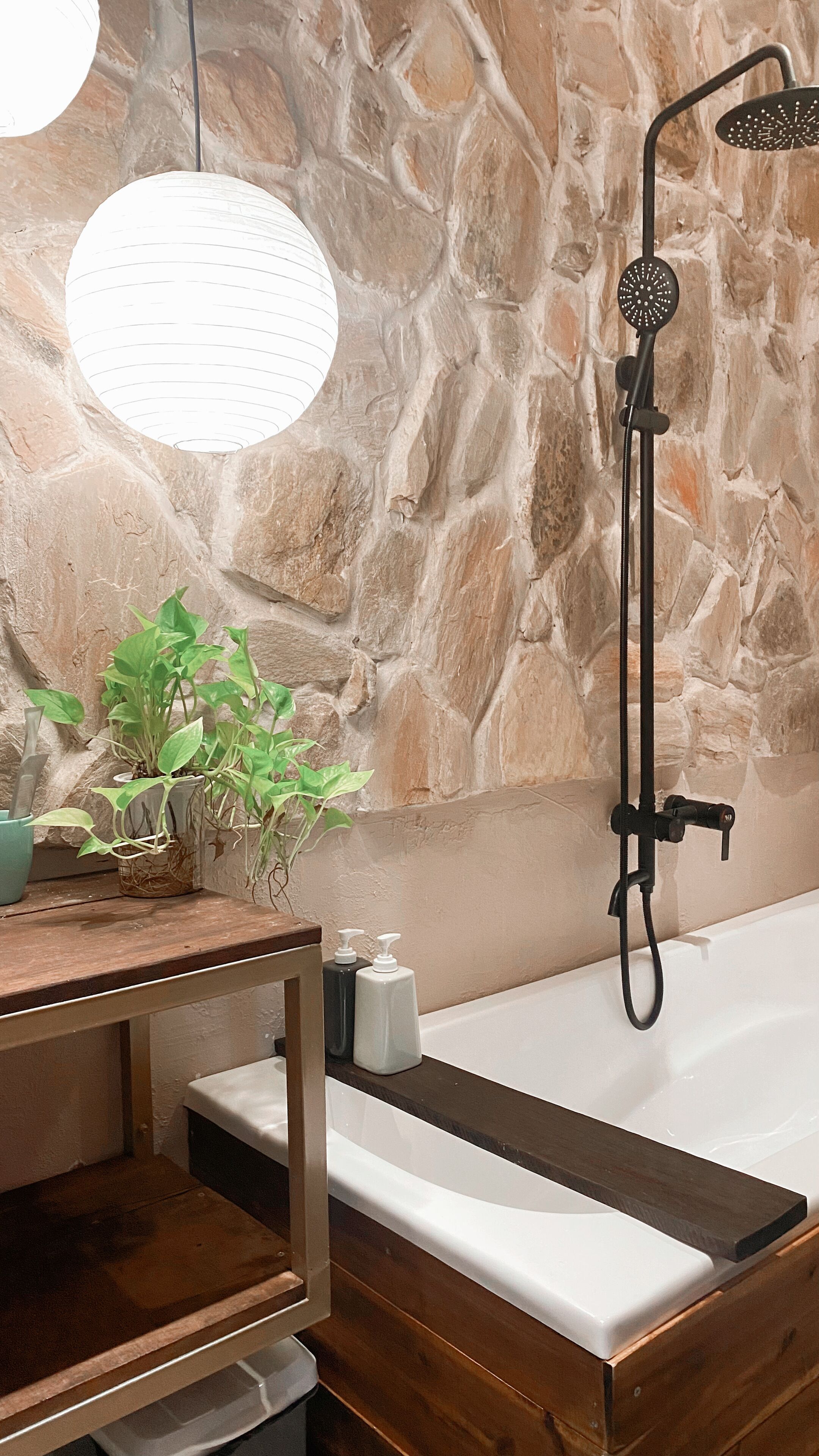 basic double room | bathroom