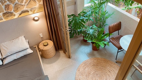 Design Studio | Free WiFi