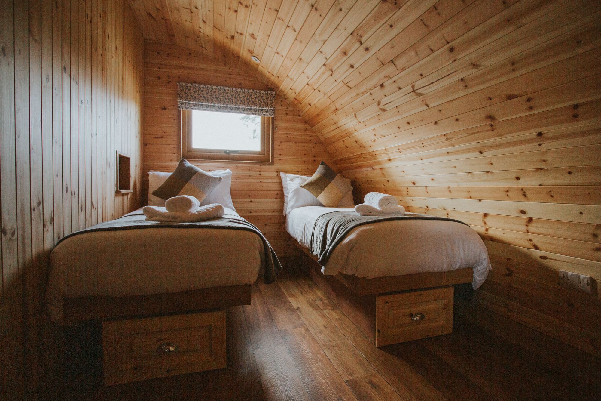 2 bedrooms, bed sheets