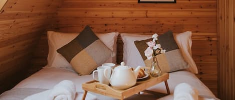 2 bedrooms, bed sheets