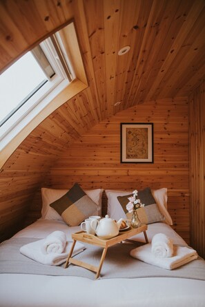 2 bedrooms, bed sheets