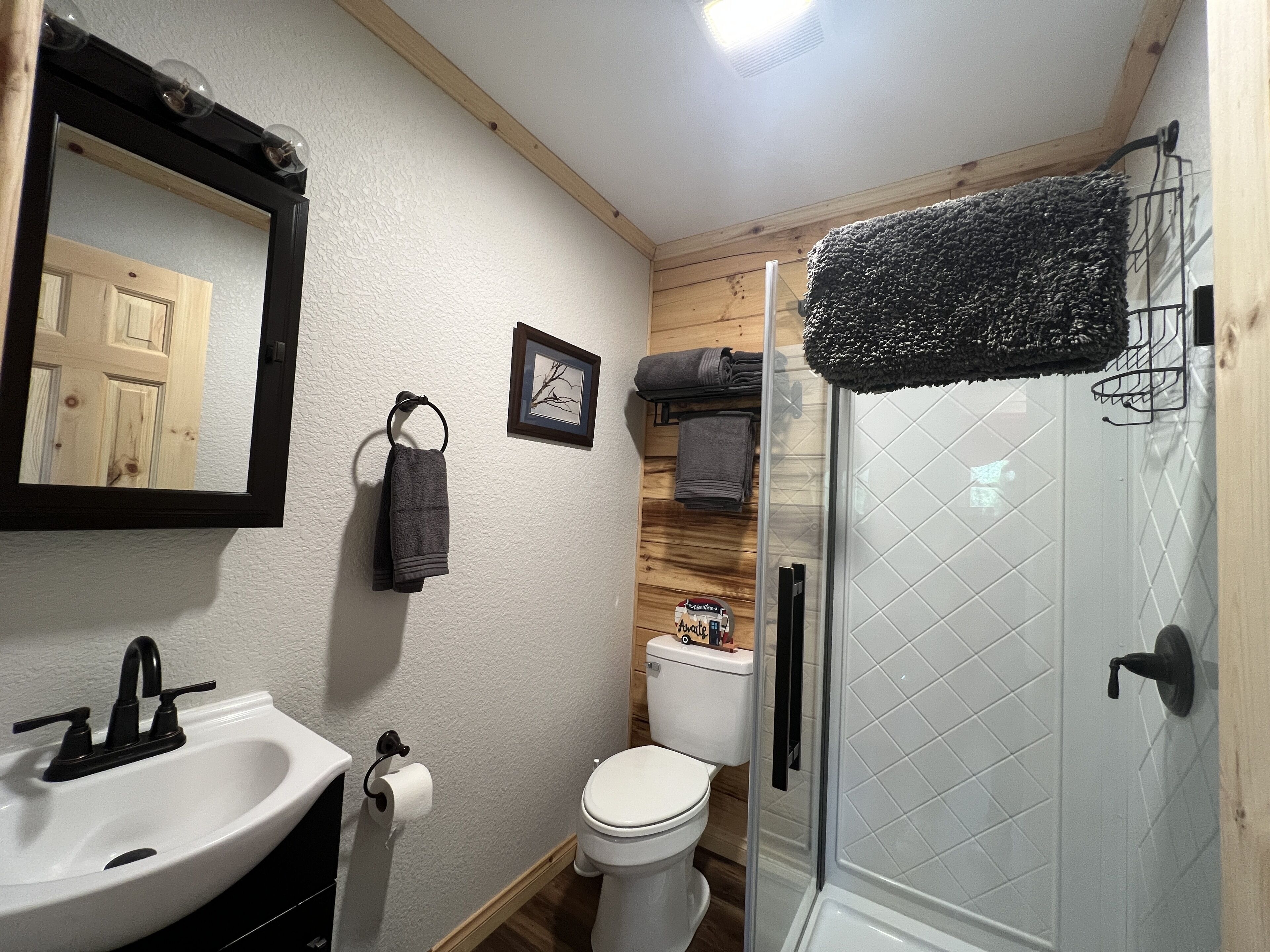 2bd Cozy Log Mountain Cabin in Franklin w/Wi-Fi