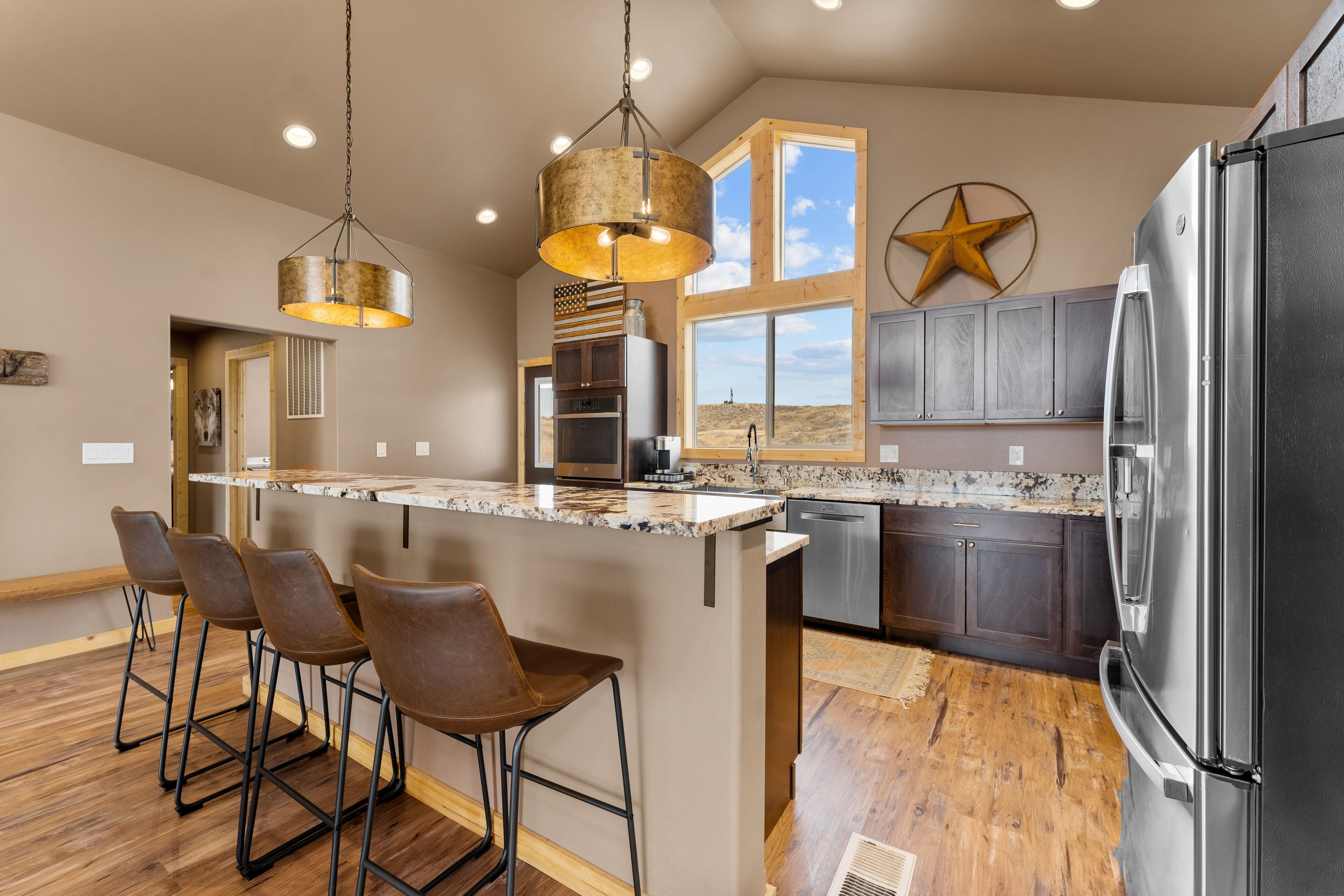 Golf, Wine, Explore the Okanogan. Amazing Views. Escape the city!