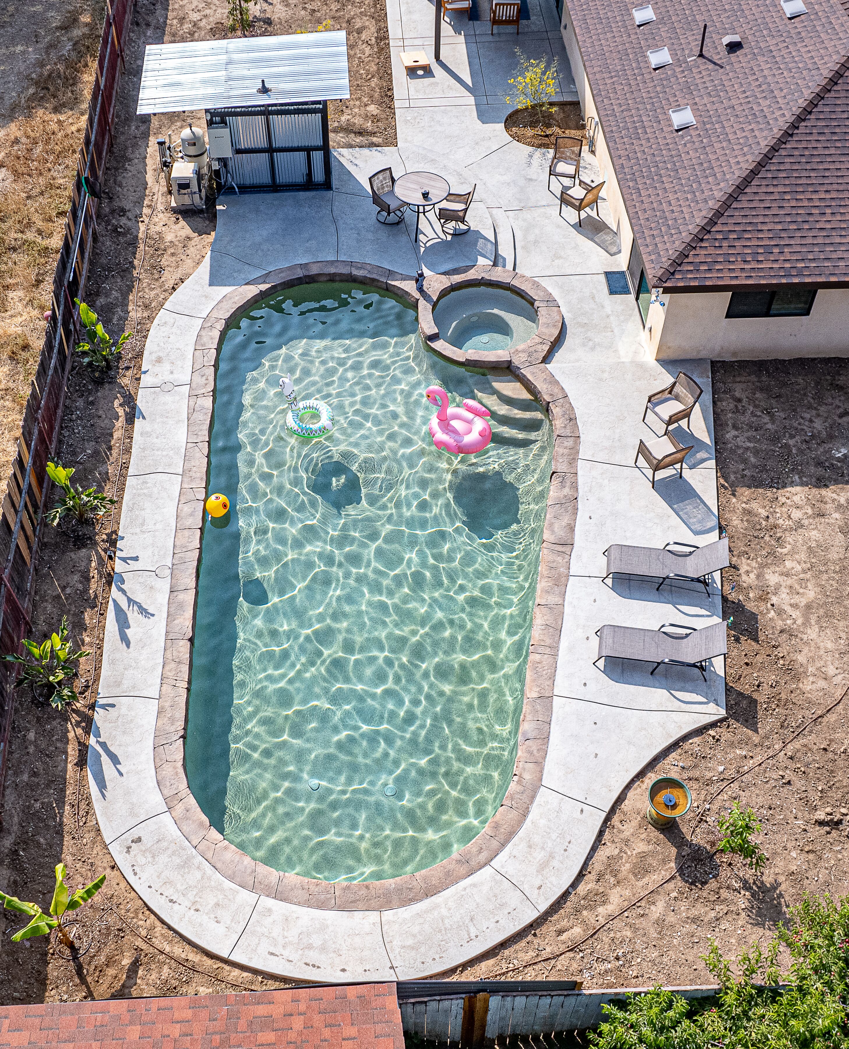 Modern Hacienda W/POOL close to downtown & UCR