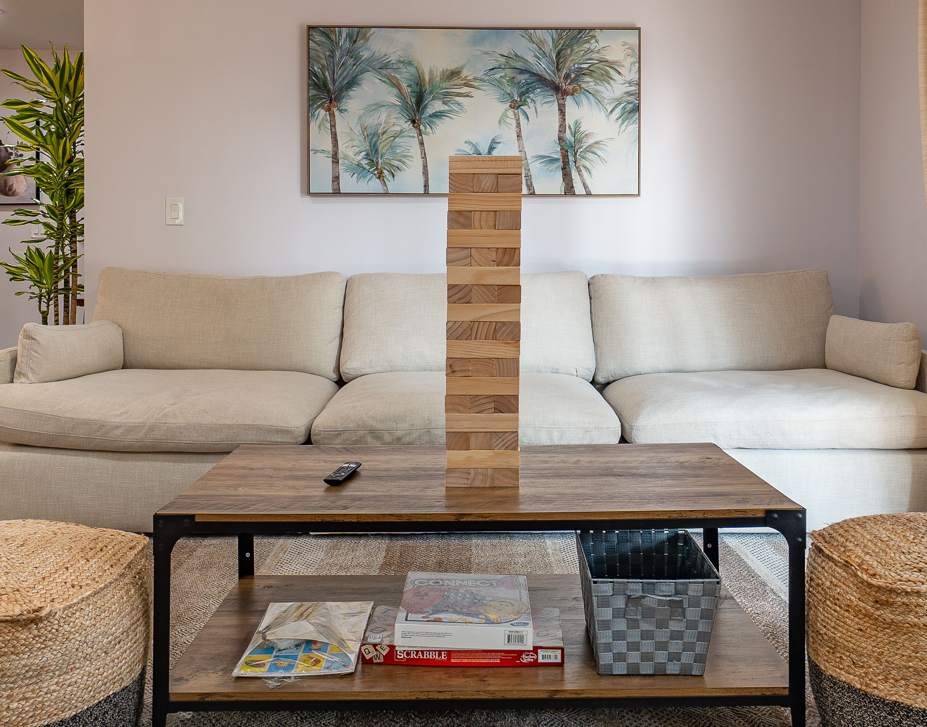 Modern Hacienda W/POOL close to downtown & UCR