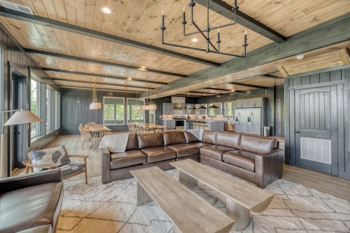 Flat-screen TV, fireplace, video games, offices