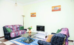 Apartament, 3 dormitoris, fumadors, pati | Sala d'estar