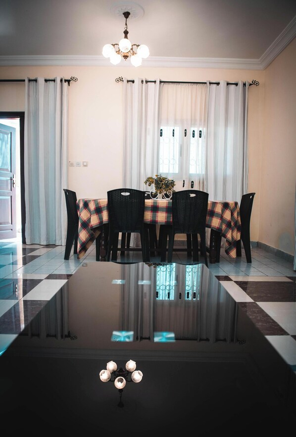 Apartment, 3 Bedrooms, Smoking, Patio | Lounge - Odza, Modern Apartment, 3 Bedrooms, Private Parking (Yaoundé)
