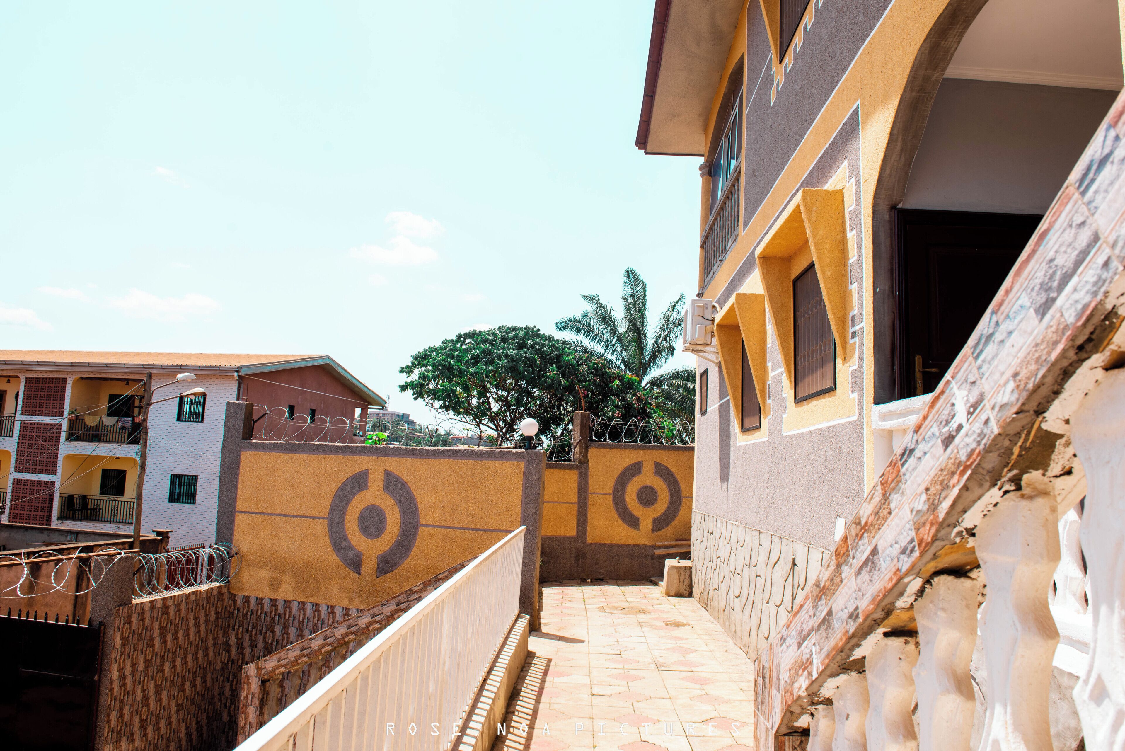 Apartment, 3 Bedrooms, Smoking, Patio | Property entrance
