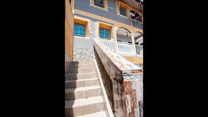 Apartment, 3 Bedrooms, Smoking, Patio | Property entrance - Odza, Modern Apartment, 3 Bedrooms, Private Parking (Yaoundé)