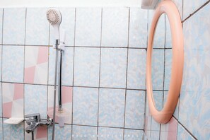 Apartment, 3 Bedrooms, Smoking, Patio | Bathroom - Odza, Modern Apartment, 3 Bedrooms, Private Parking (Yaoundé)