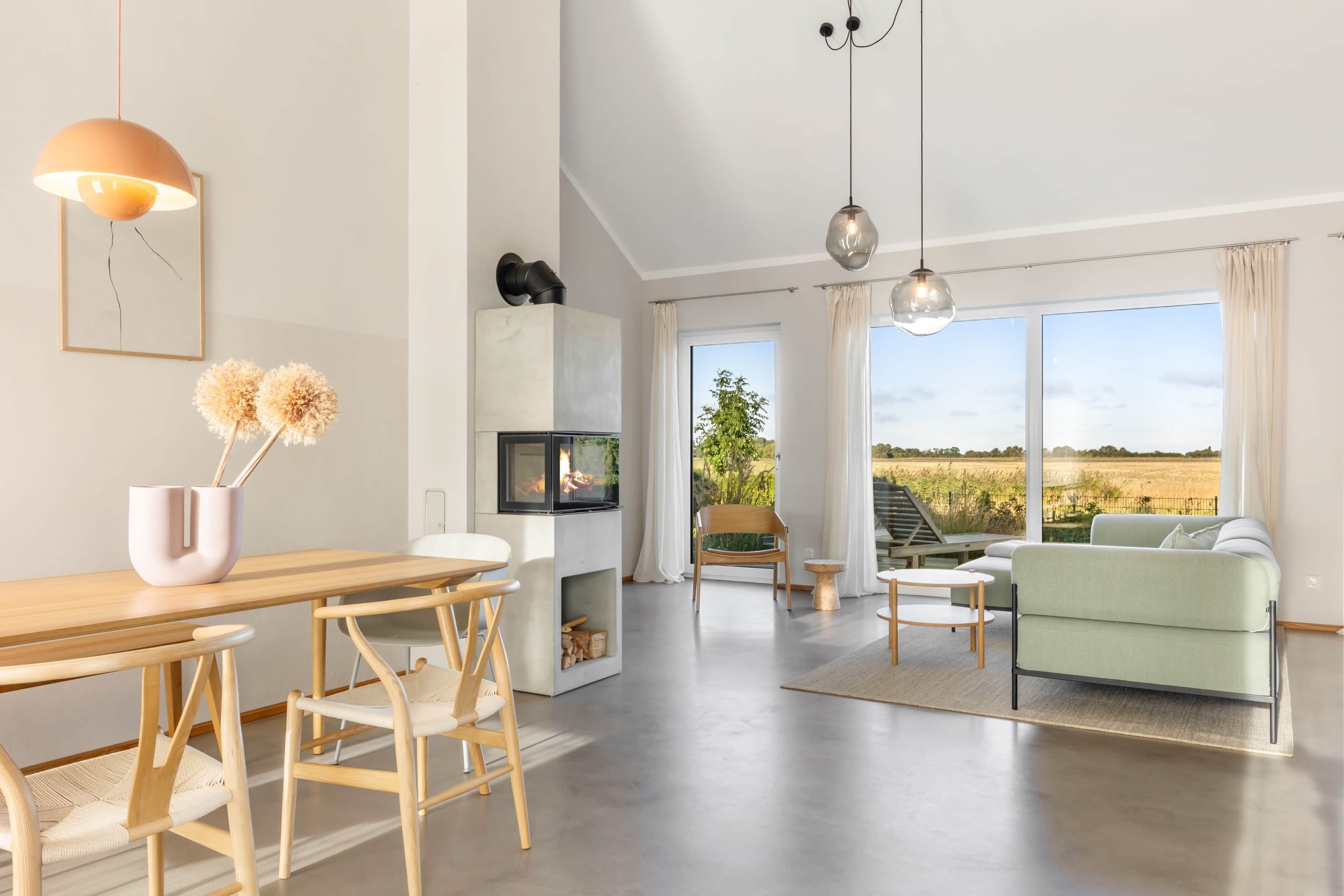 TV, fireplace, stereo