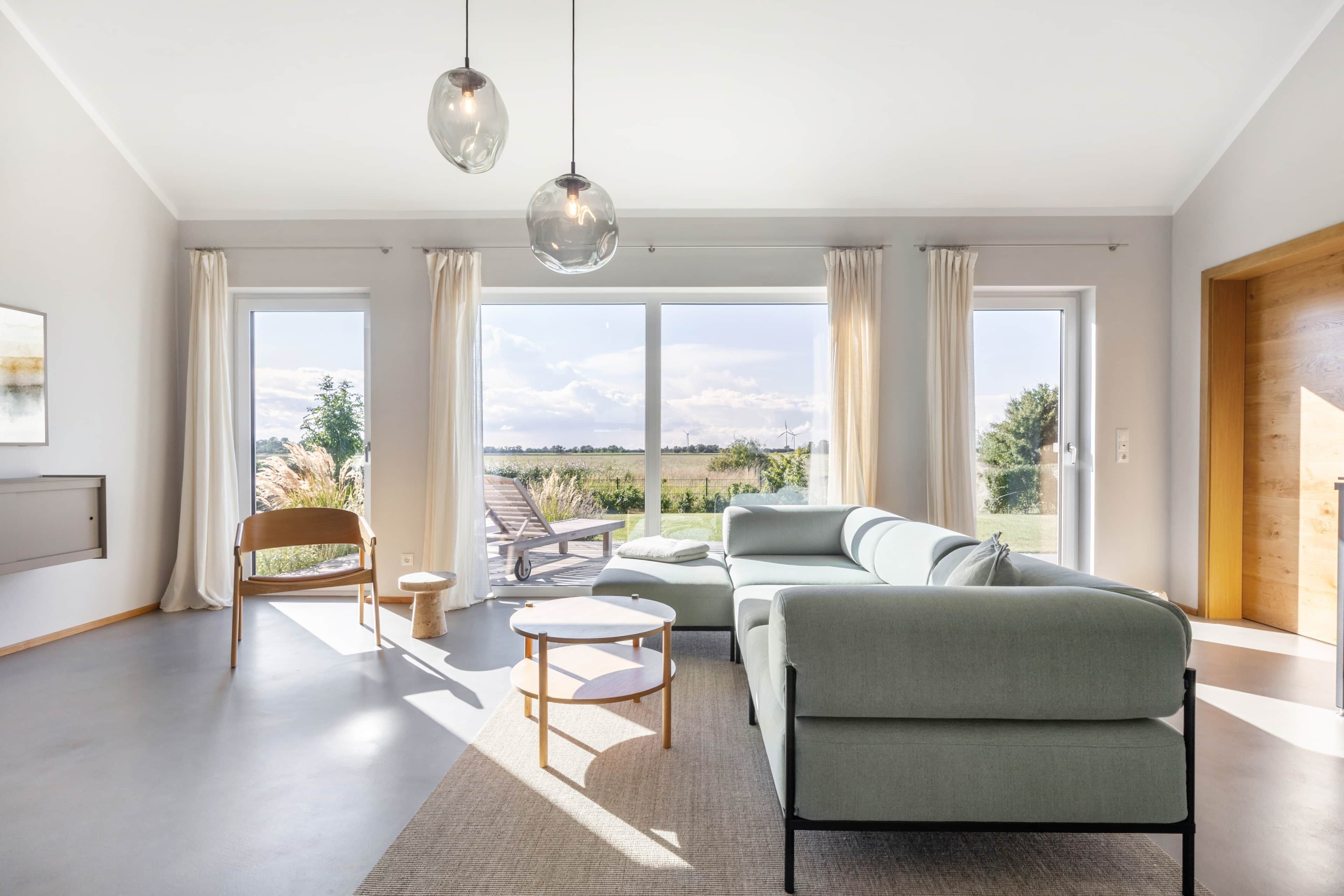 Televisión, chimenea y estéreo 