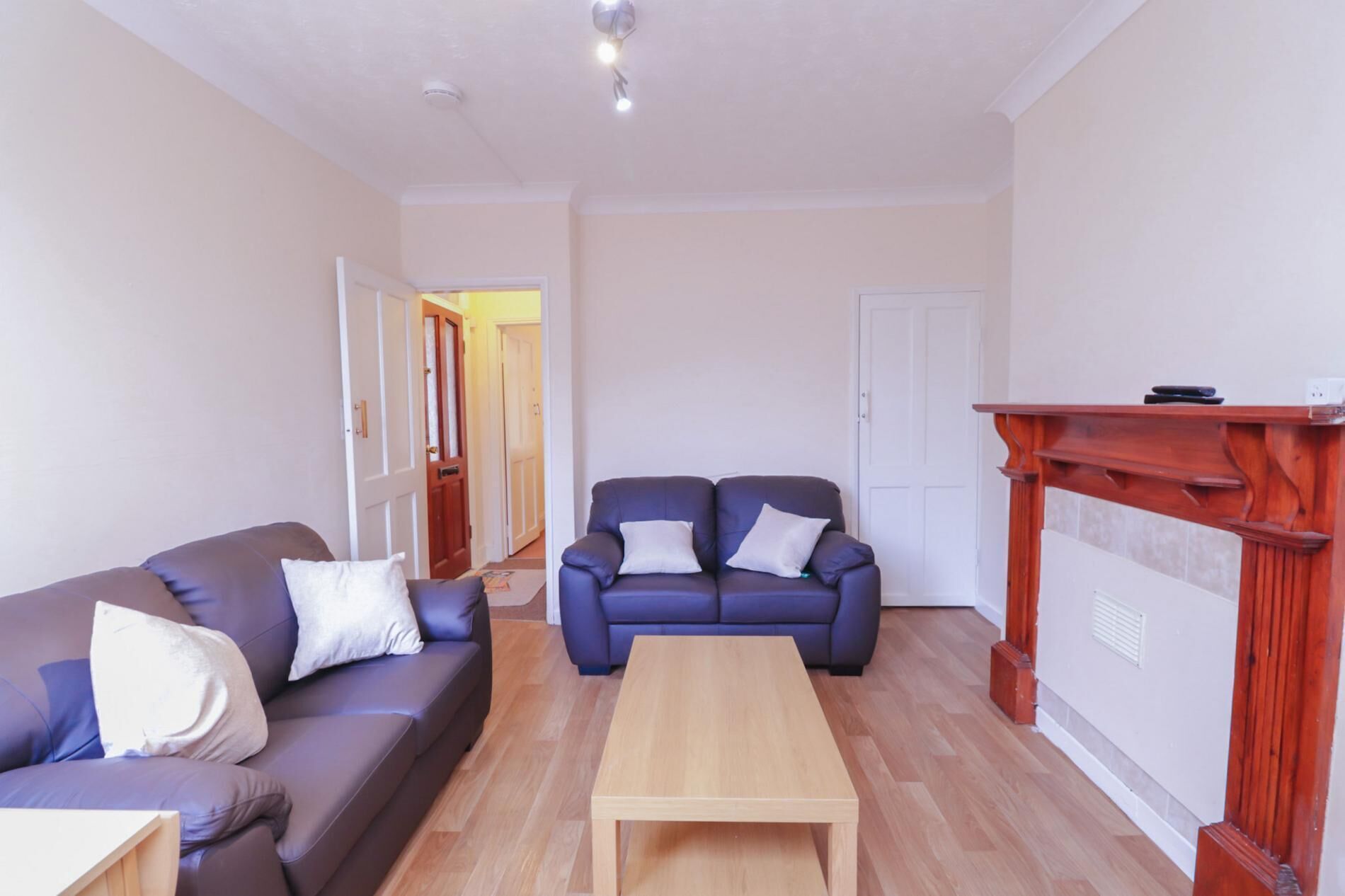 Superb 4 Double Bedroom House Lincoln