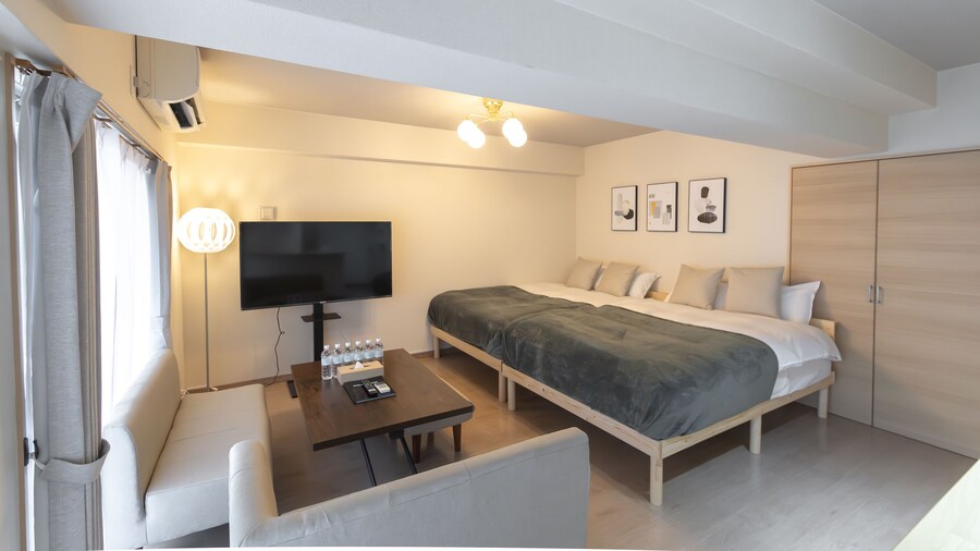 Ocean Nippombashi Higashi