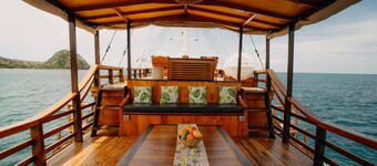 Private Sailling Komodo Cruise Overnight Charter