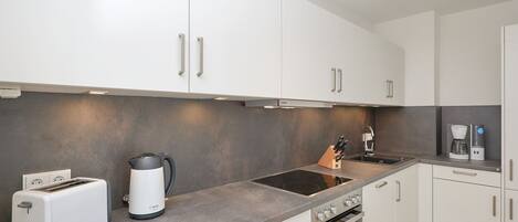 Fridge, microwave, oven, dishwasher