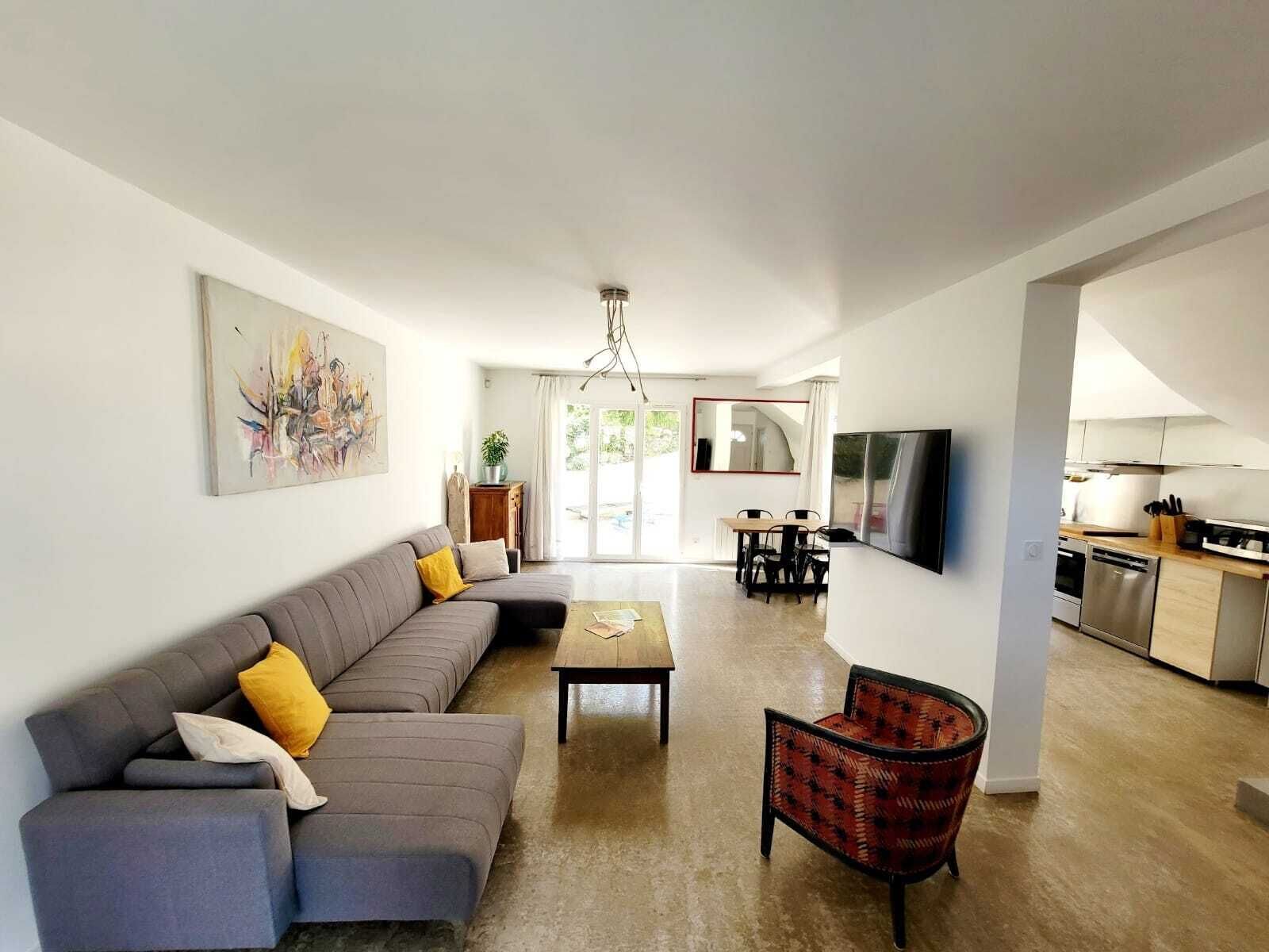 Au cœur du Luberon Maison de Village 4* avec piscine privée