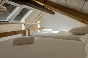 4 bedrooms, travel crib, free WiFi, bed sheets