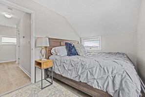 2 bedrooms, iron/ironing board, travel cot, free WiFi