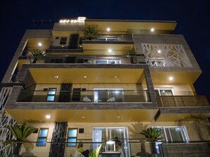 واجهة المنشأة