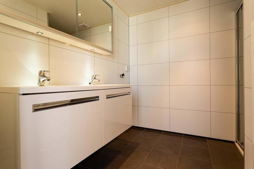 ✓ Landhuis at Résidence de Leuvert ✓ Holiday home for 4 persons ✓ Located near Den Bosch (Noord-Brabant) ✓ Near De IJzeren Man ✓ Book directly through the park