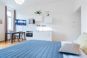 1 bedroom, desk, iron/ironing board, free WiFi