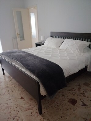 2 chambres, bureau, Wi-Fi, draps fournis