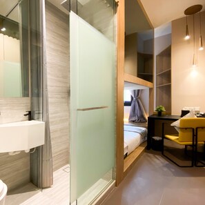Double, Window, DAYUSE, 8 hours: 10AM-6PM | Premium bedding, in-room safe, desk, laptop workspace - ST Signature Tanjong Pagar, DAYUSE, 8 hours: 10AM-6PM (Singapore)