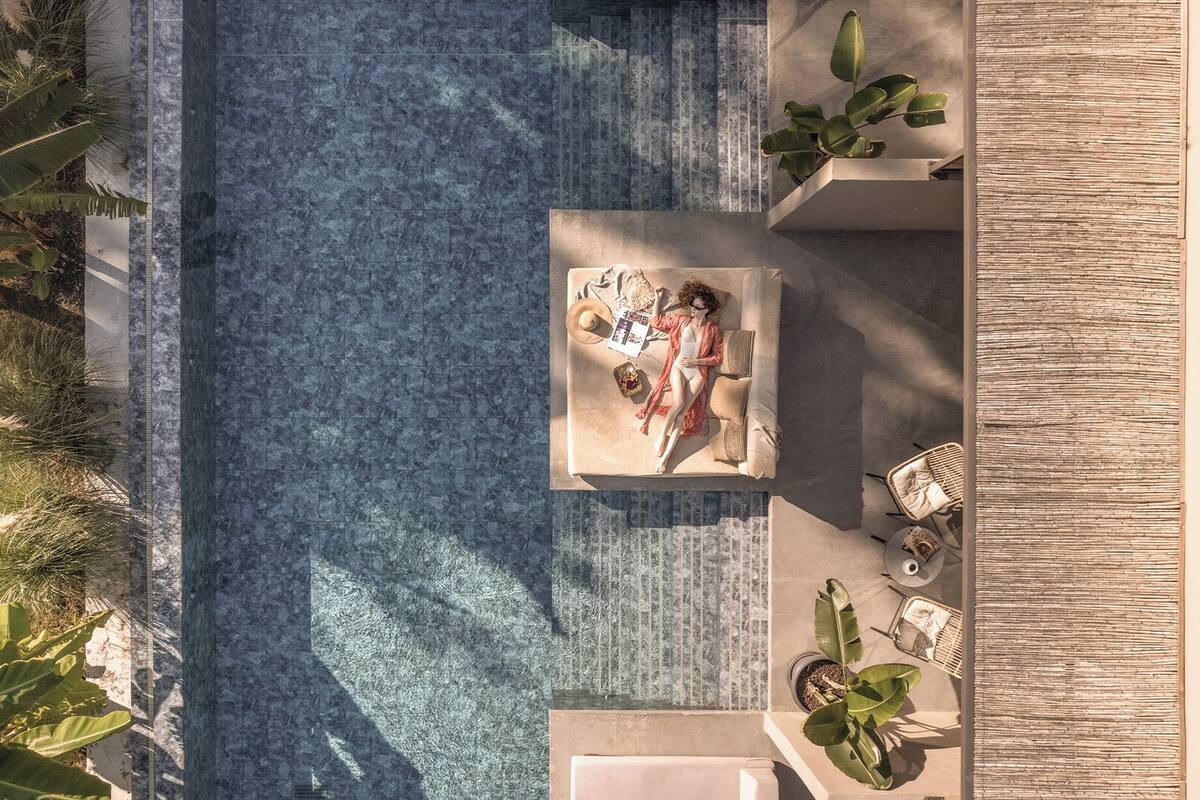 Signature Room, Pool Access, Poolside | Premium bedding, minibar (free items), in-room safe, laptop workspace