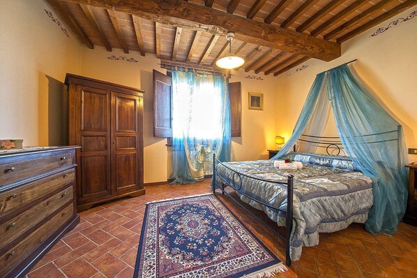 3 habitaciones y ropa de cama 