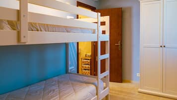 3 habitaciones y ropa de cama