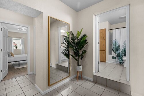 Newly Updated! Downtown & Shore