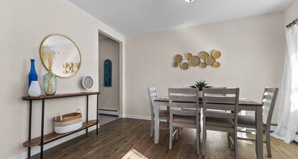 Newly Updated! Downtown & Shore