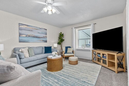 *NEW* Beautiful & Convenient!