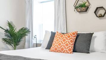 3 Schlafzimmer, Schreibtisch, Bügeleisen/Bügelbrett, Reisekinderbett